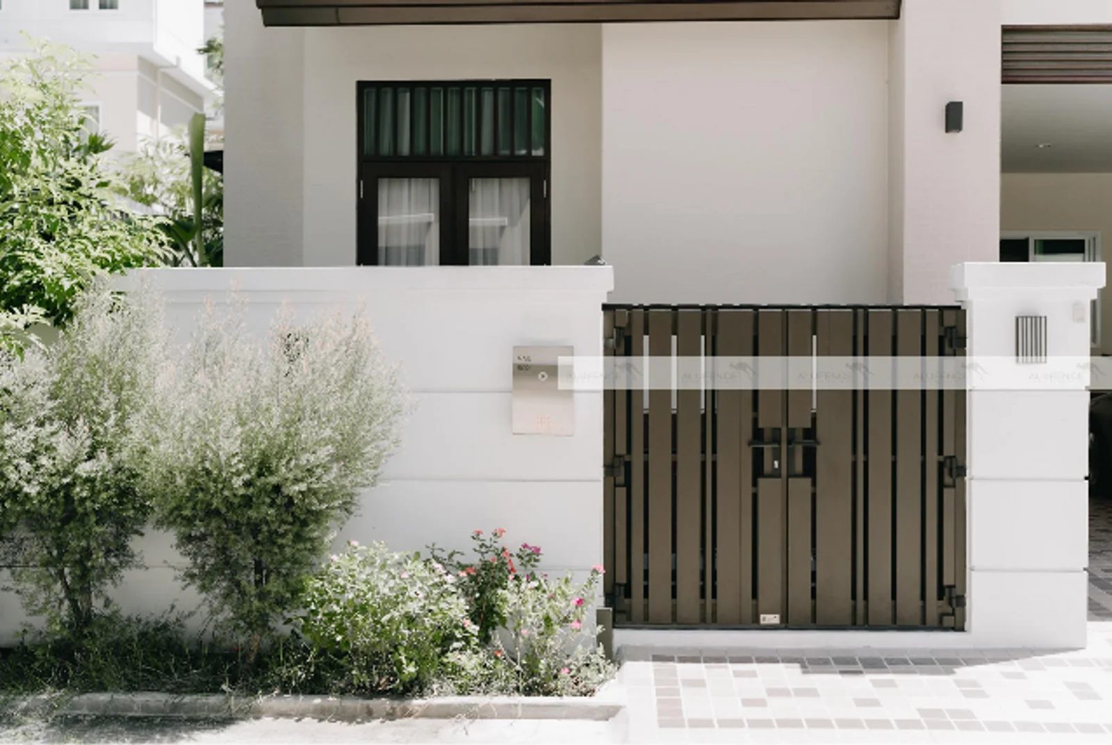 Alufence aluminium driveway gate