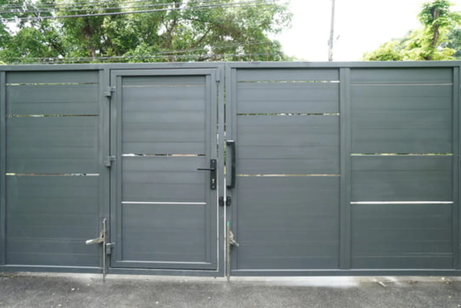 Alufence aluminium front gate