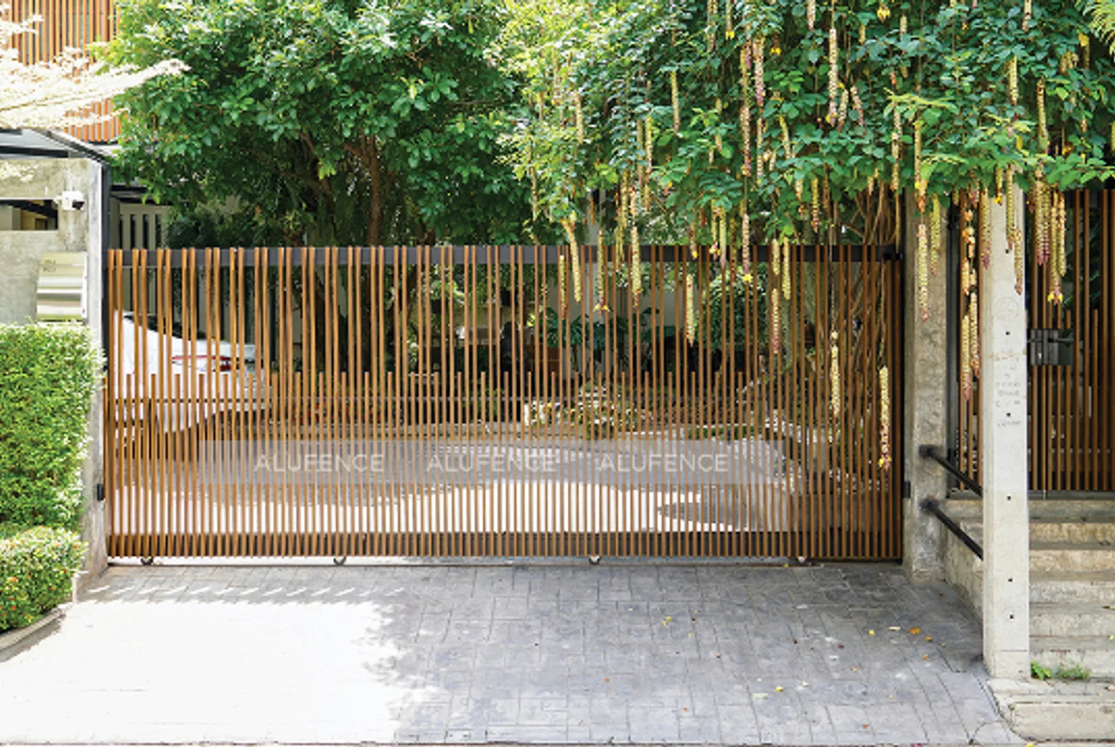 Alufence aluminium and glass front gate