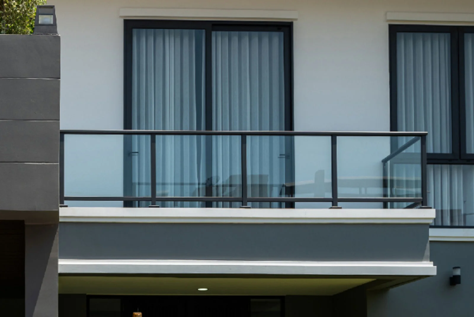 Aluminum railing Highlights different from other materials