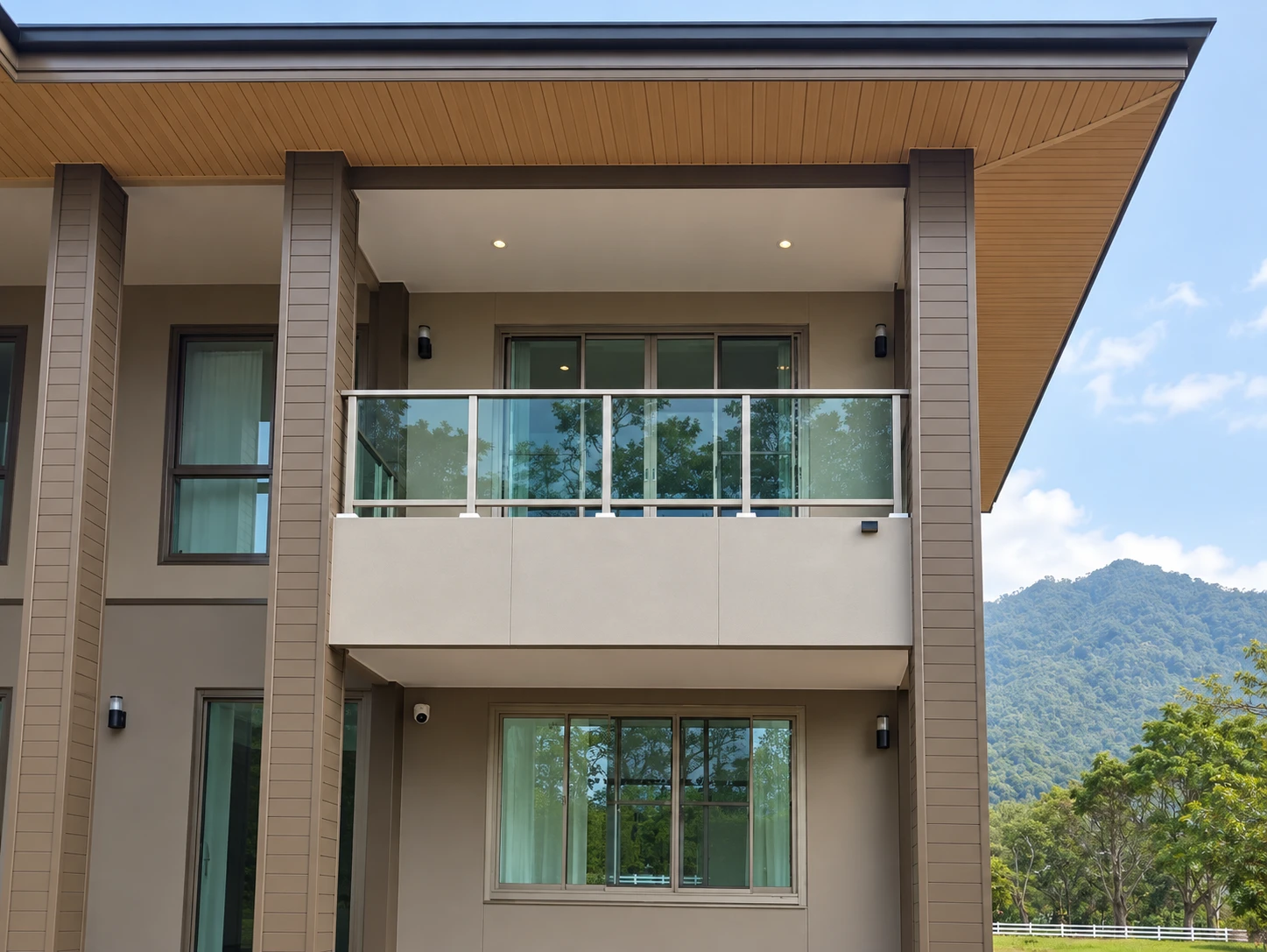 Balcony — 4