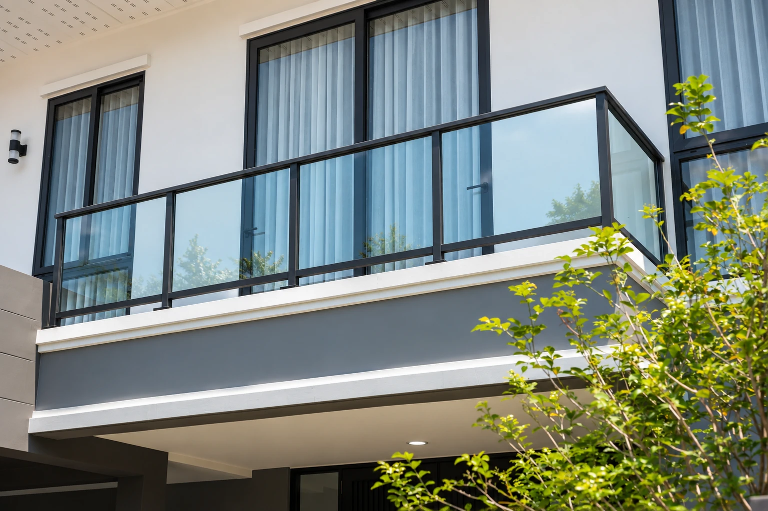 Balcony — 6