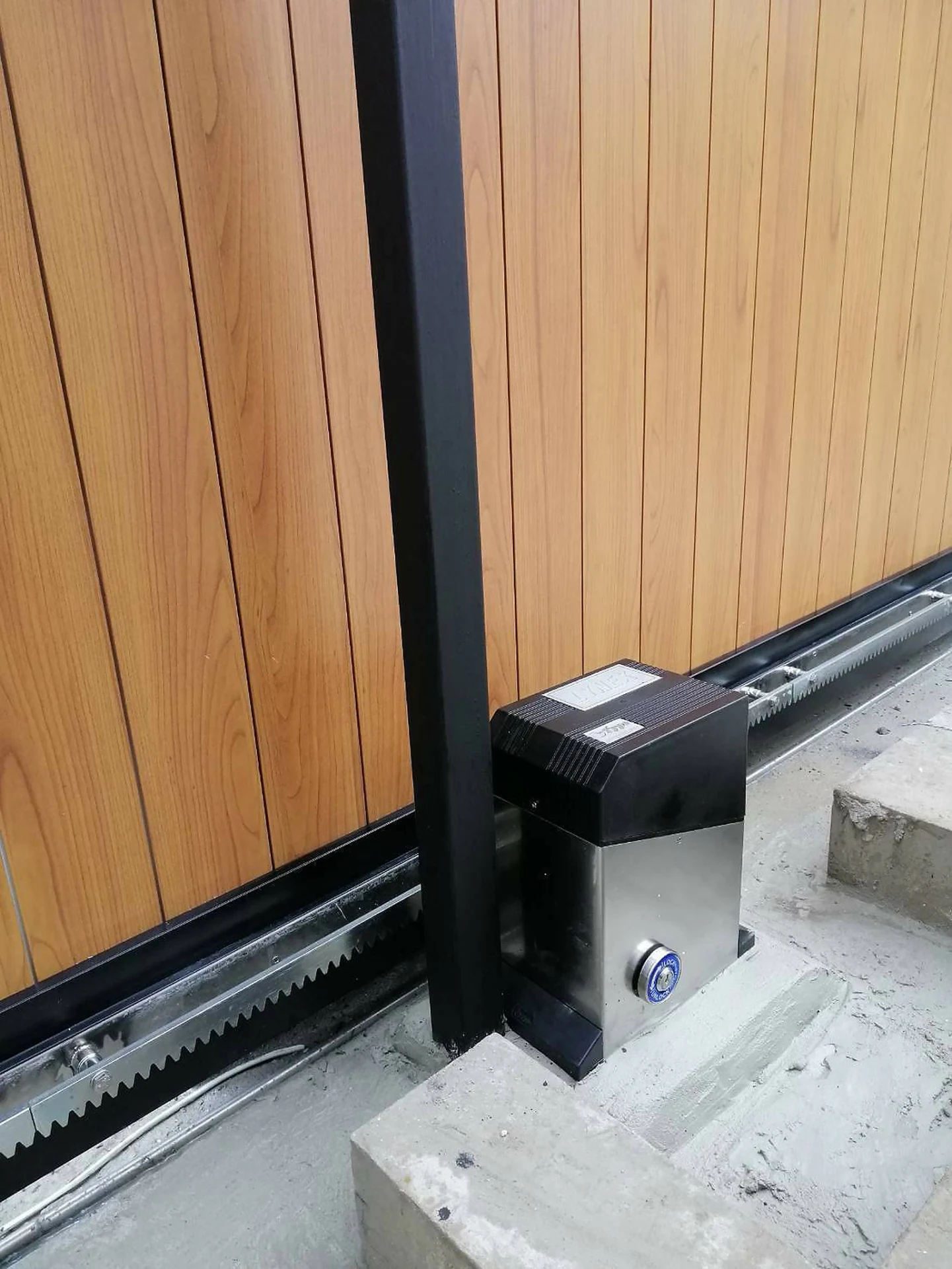 Aluminium gate example Black — 5