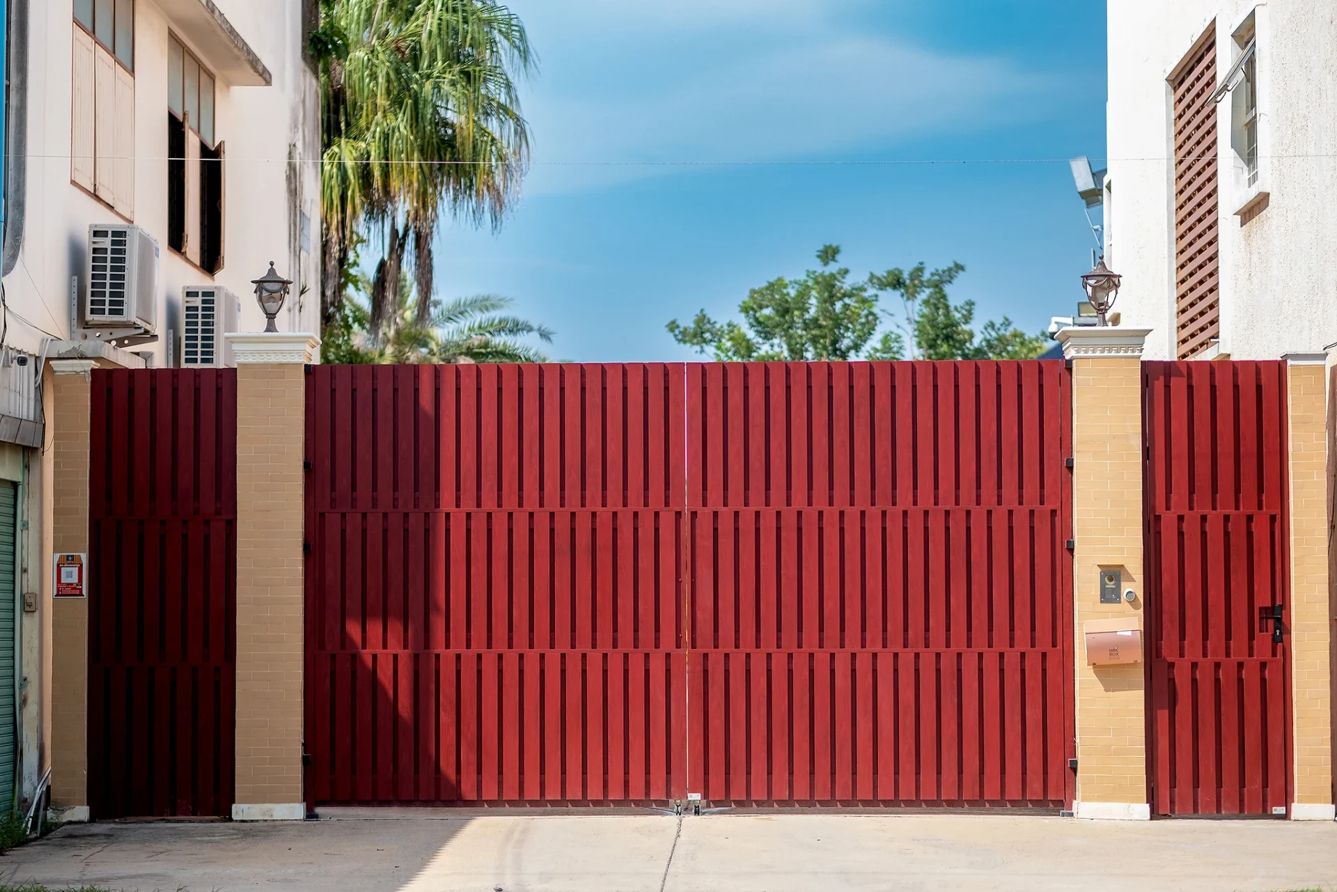 Aluminium gate example Cross Line — 7