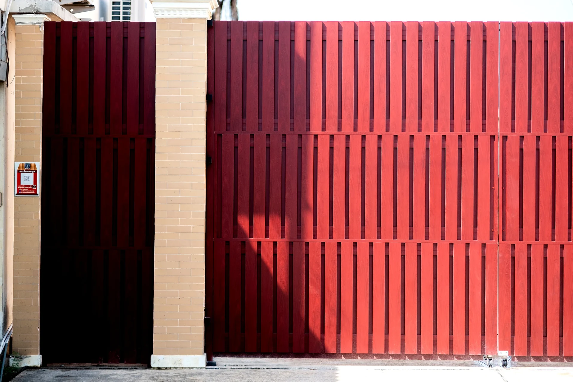 Aluminium gate example Cross Line — 8
