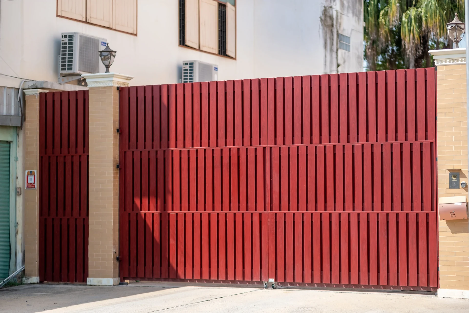 Aluminium gate example Cross Line — 9