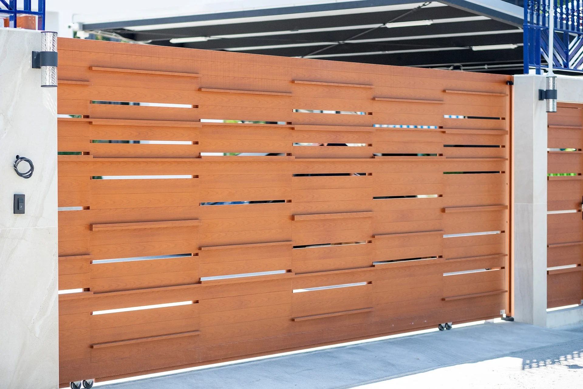 Aluminium gate example Lighting — 7