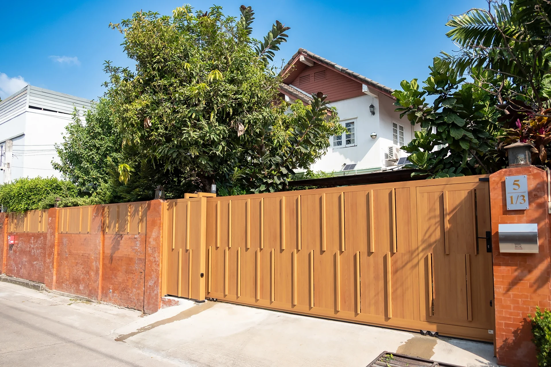 Aluminium gate example Lighting — 12