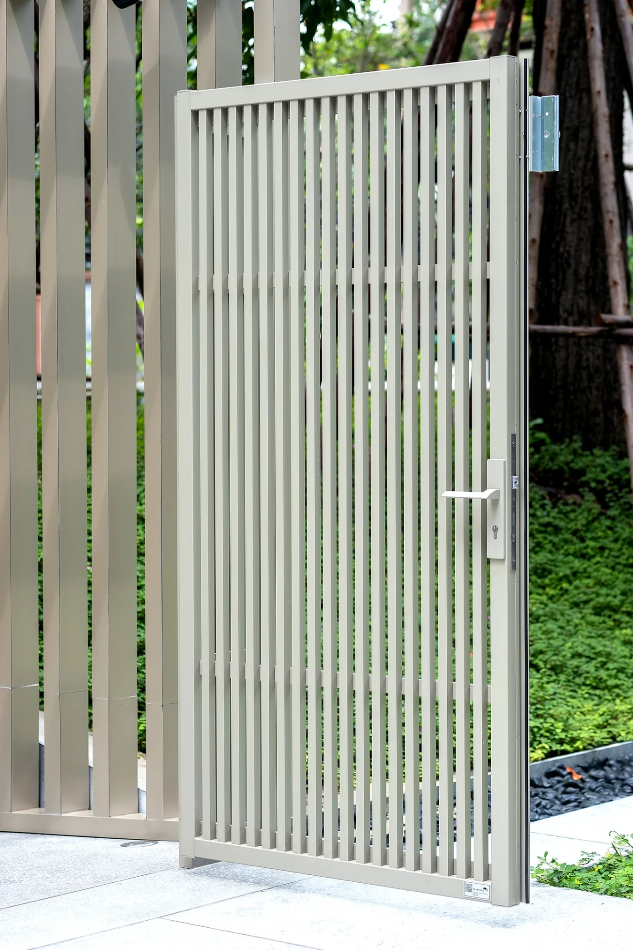 Aluminium gate example Open Gate — 21