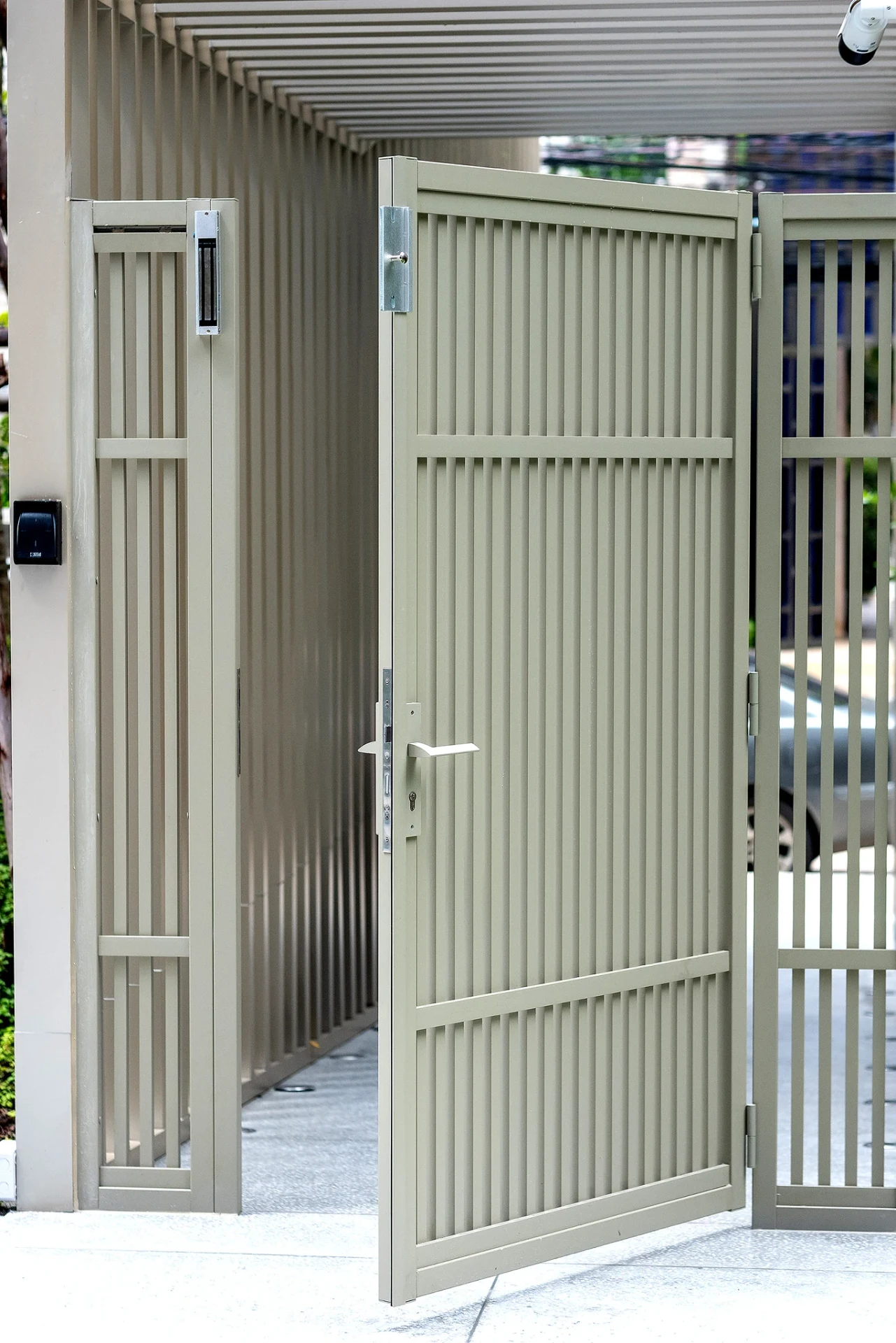 Aluminium gate example Open Gate — 23