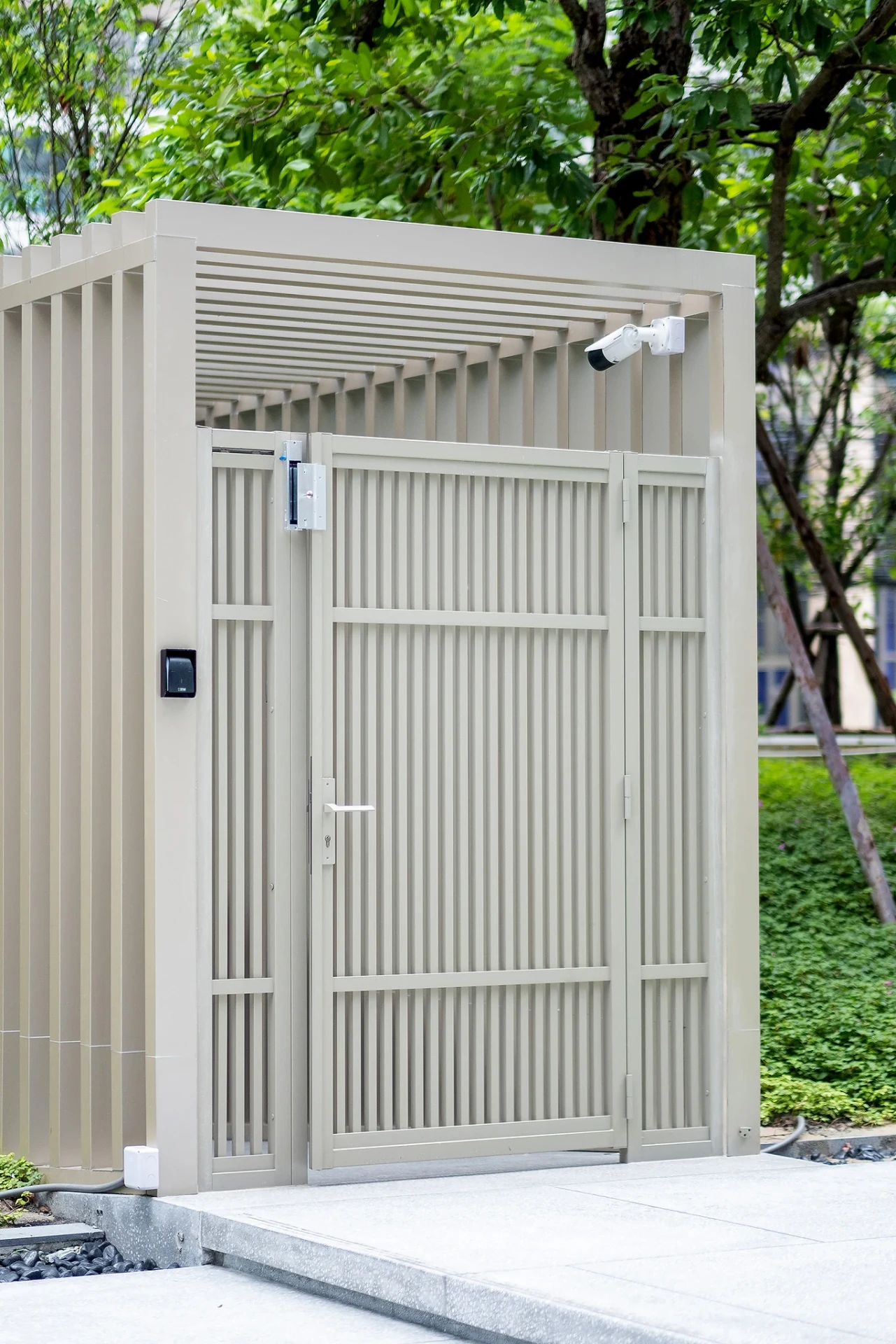 Aluminium gate example Open Gate — 24