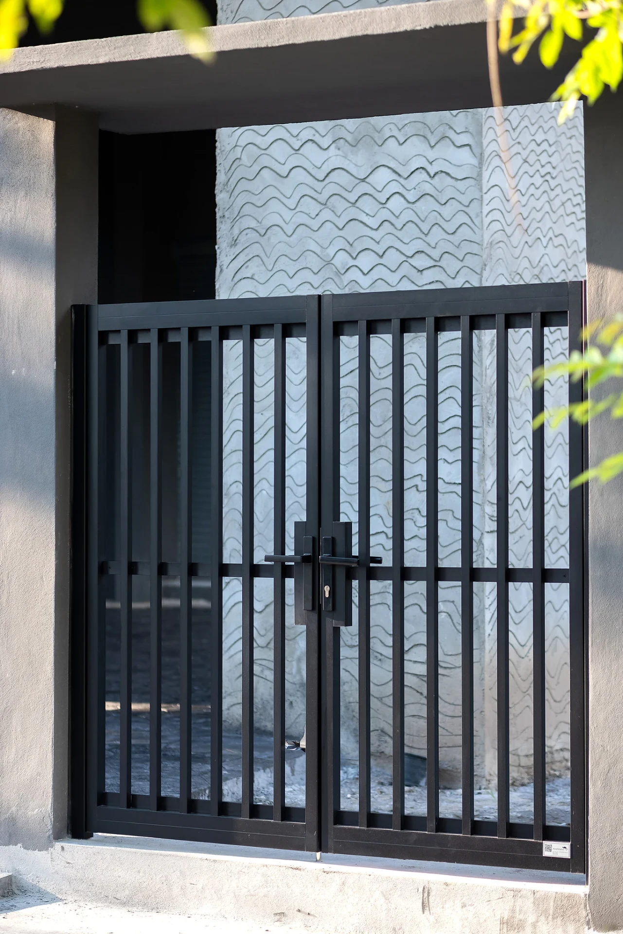 Aluminium gate example Open Gate — 25