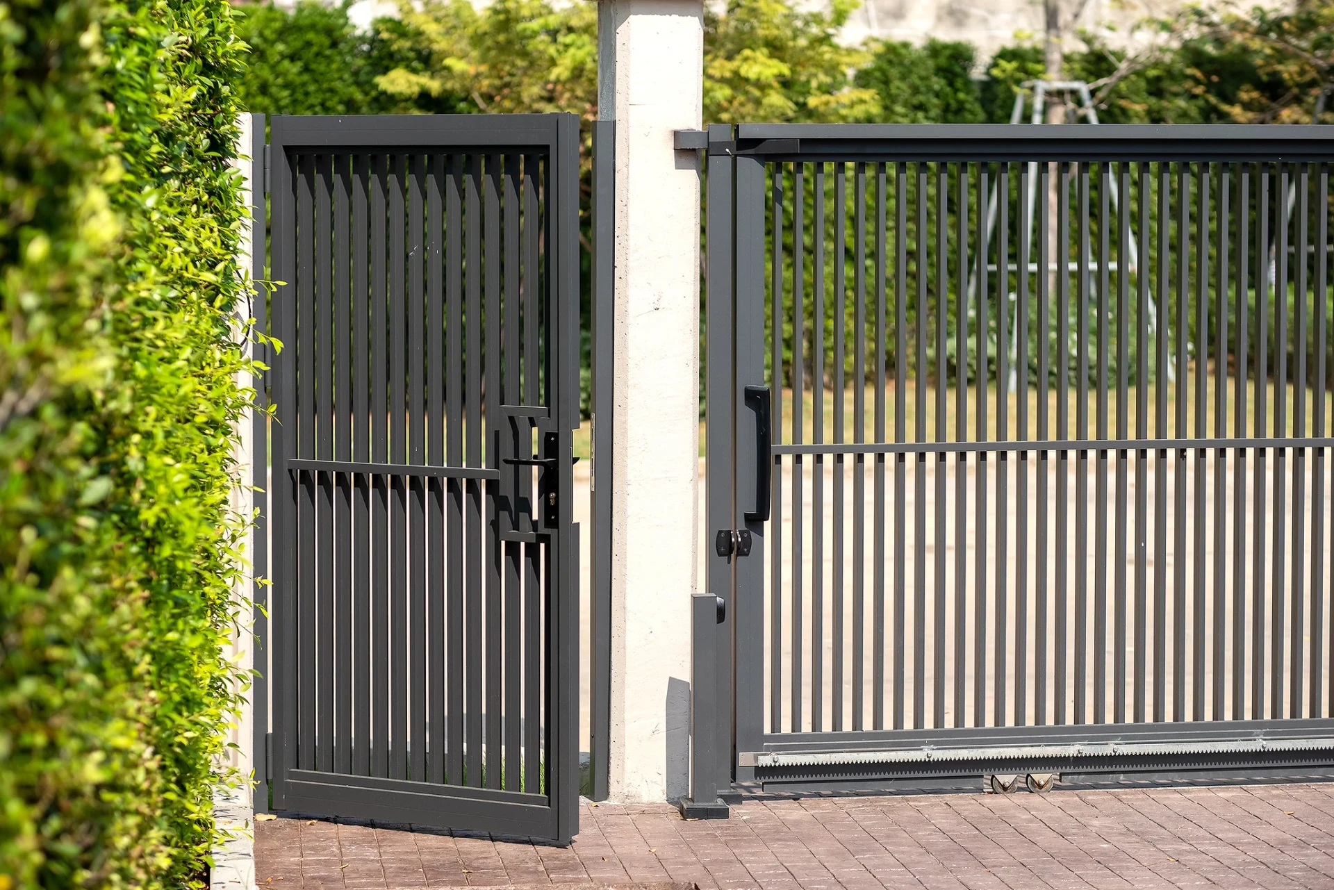 Aluminium gate example Open Gate — 4