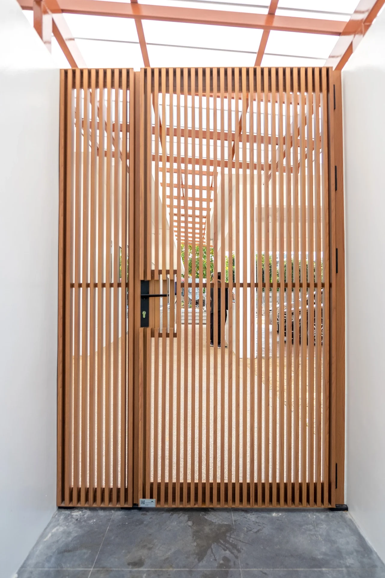 Aluminium gate example Open Gate — 30