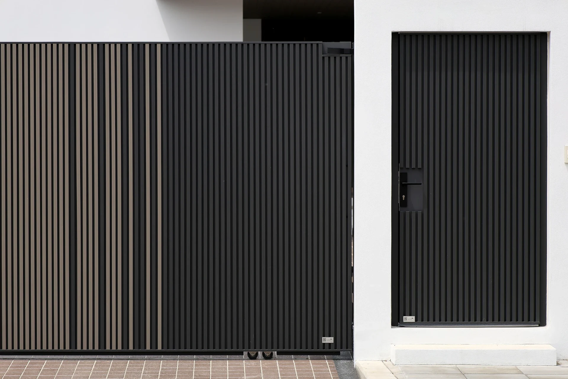 Aluminium gate example Open Gate — 38