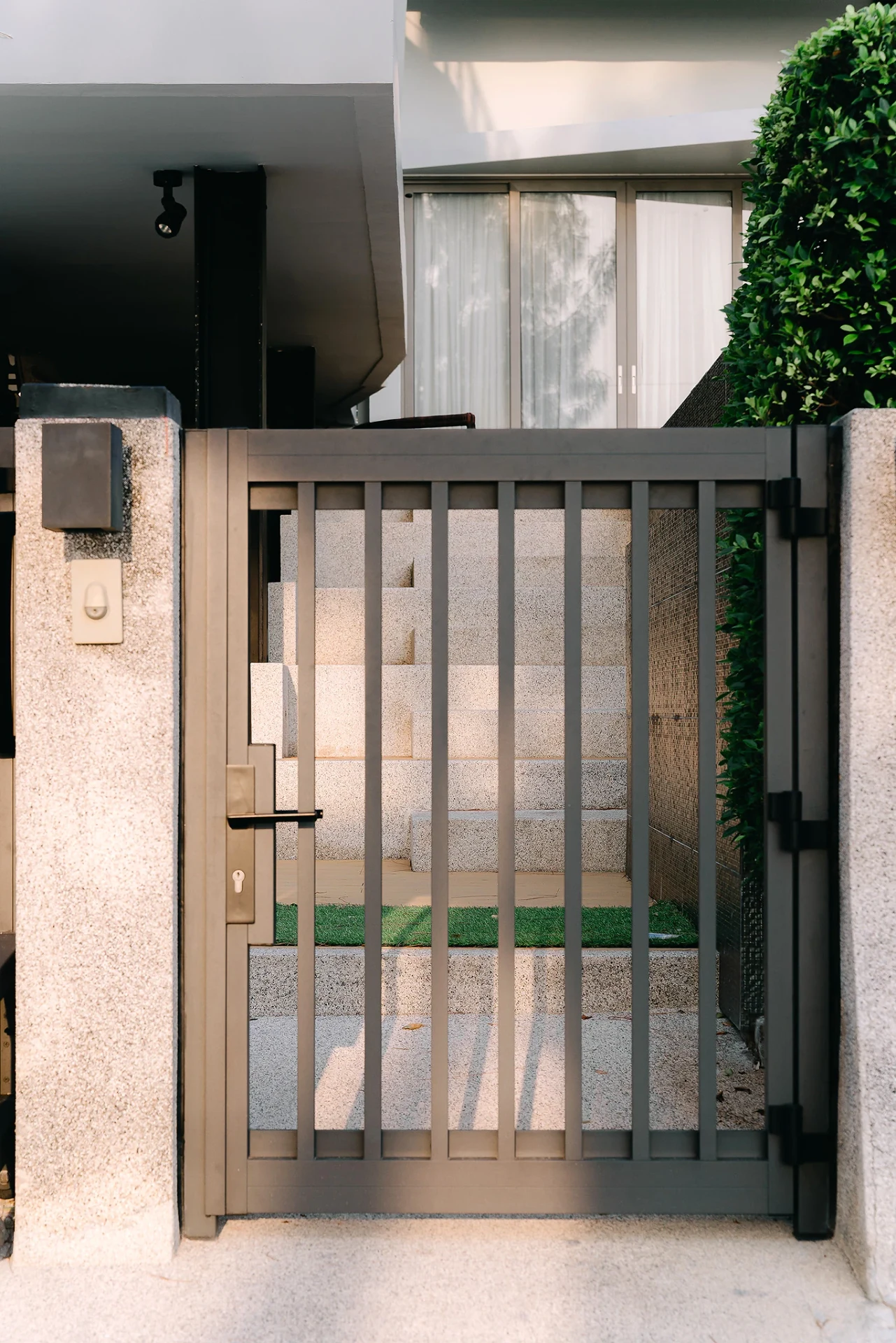 Aluminium gate example Open Gate — 40