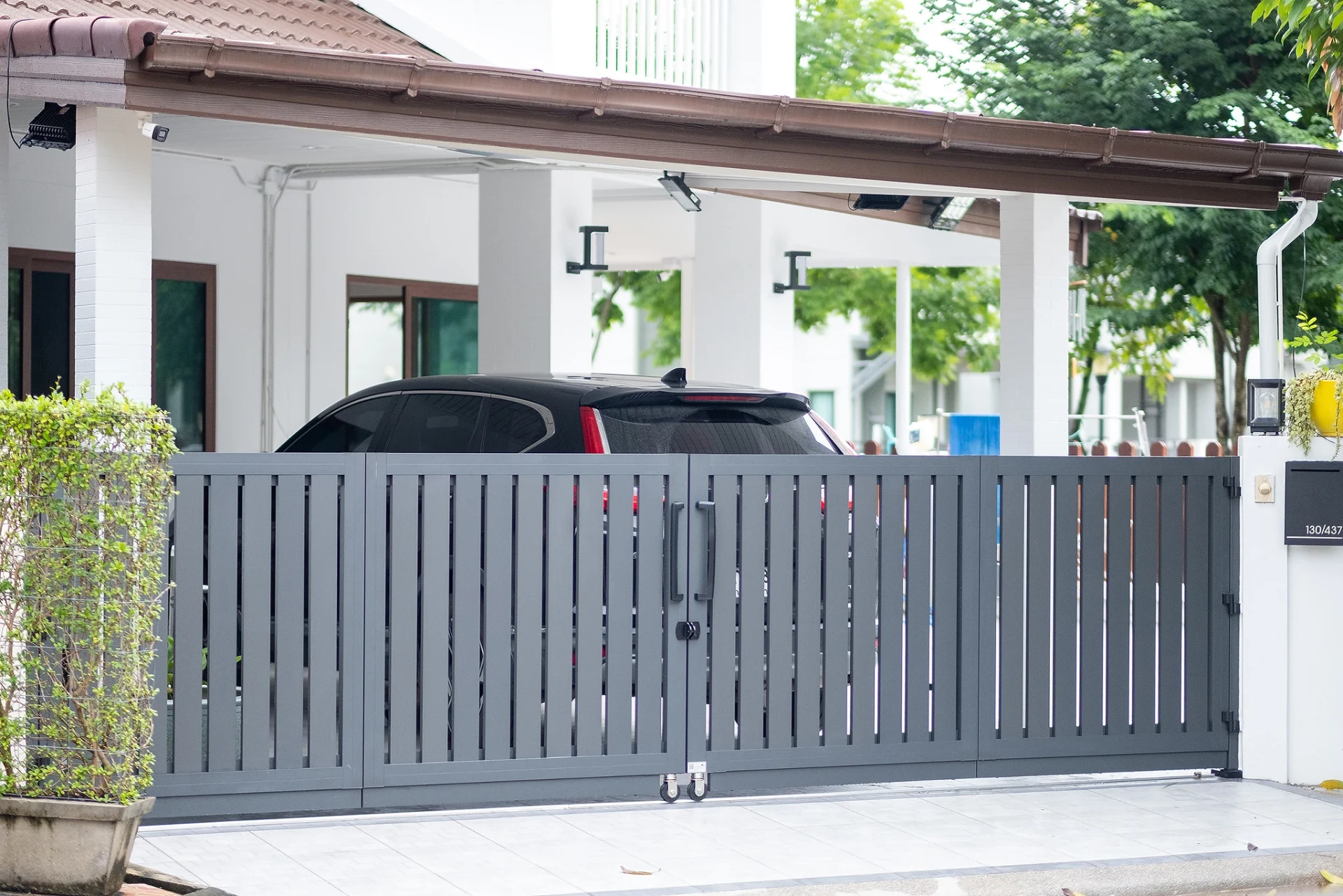 Aluminium gate example Standard — 3