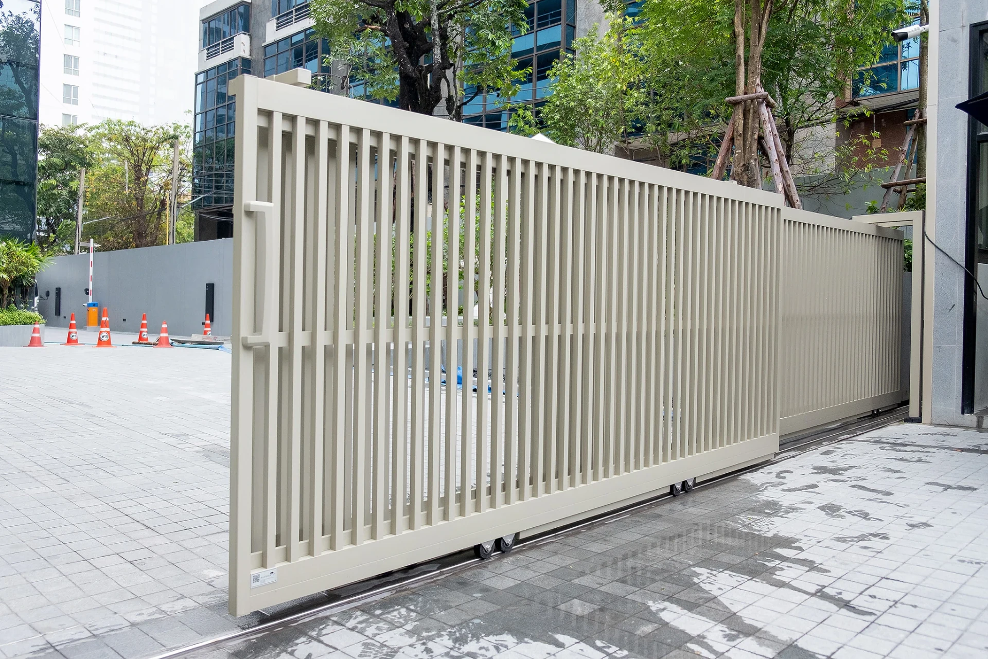 Aluminium gate example Standard — 6