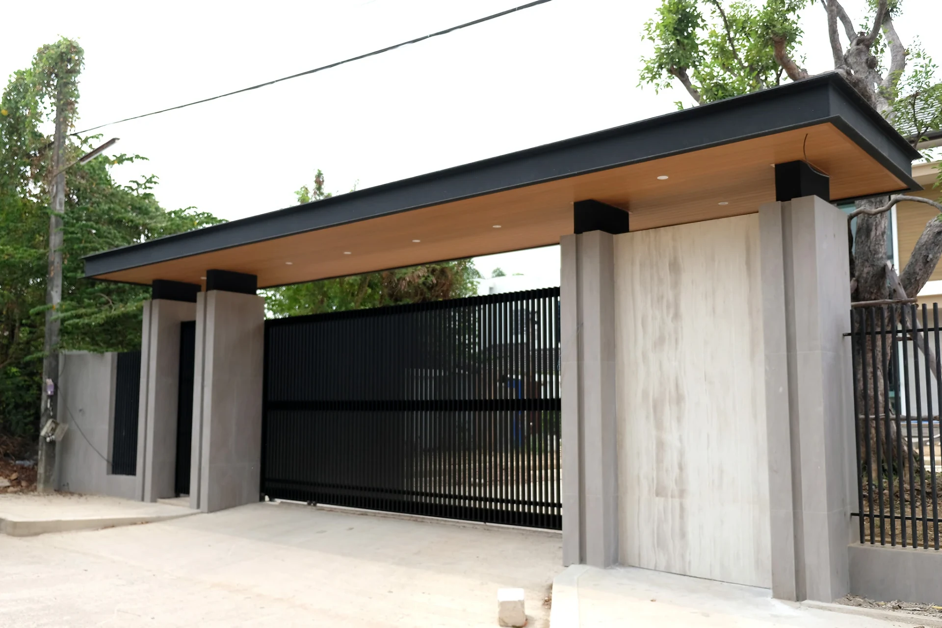 Aluminium gate example Standard — 9