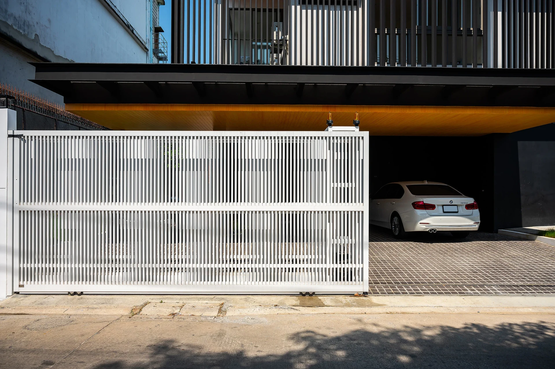Aluminium gate example Standard — 14