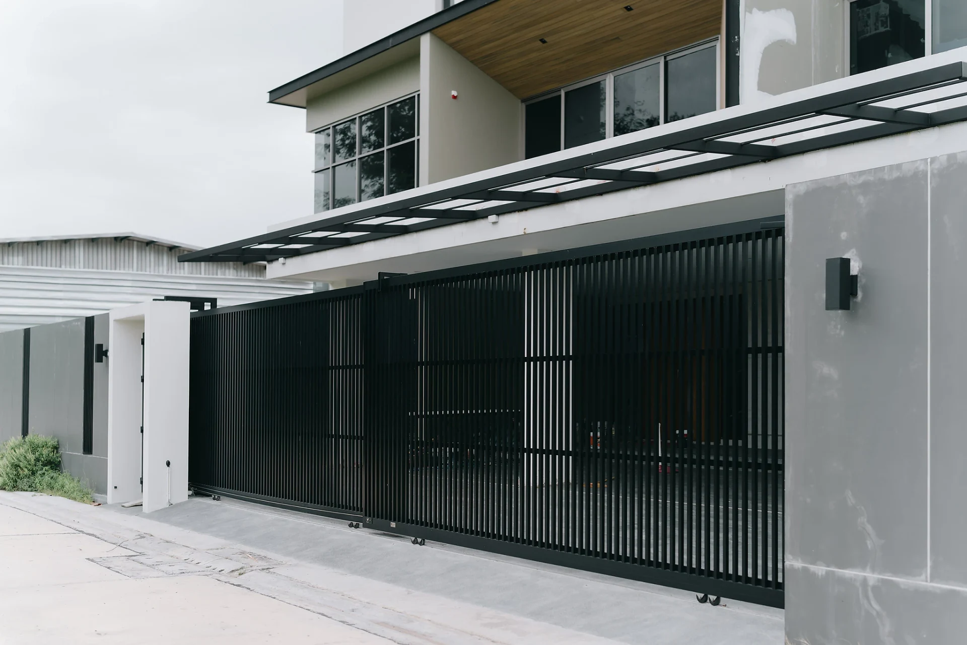 Aluminium gate example Standard — 16