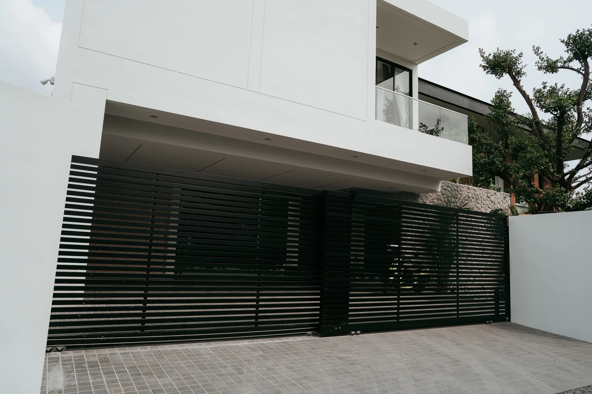Aluminium gate example Standard — 18