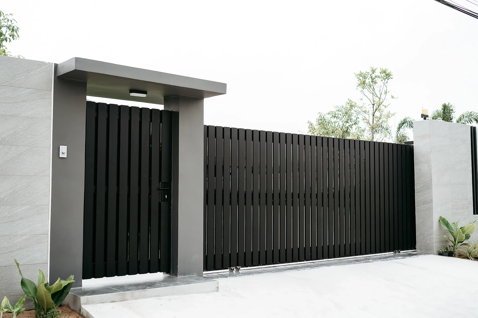 Aluminium gate example Switch — 9