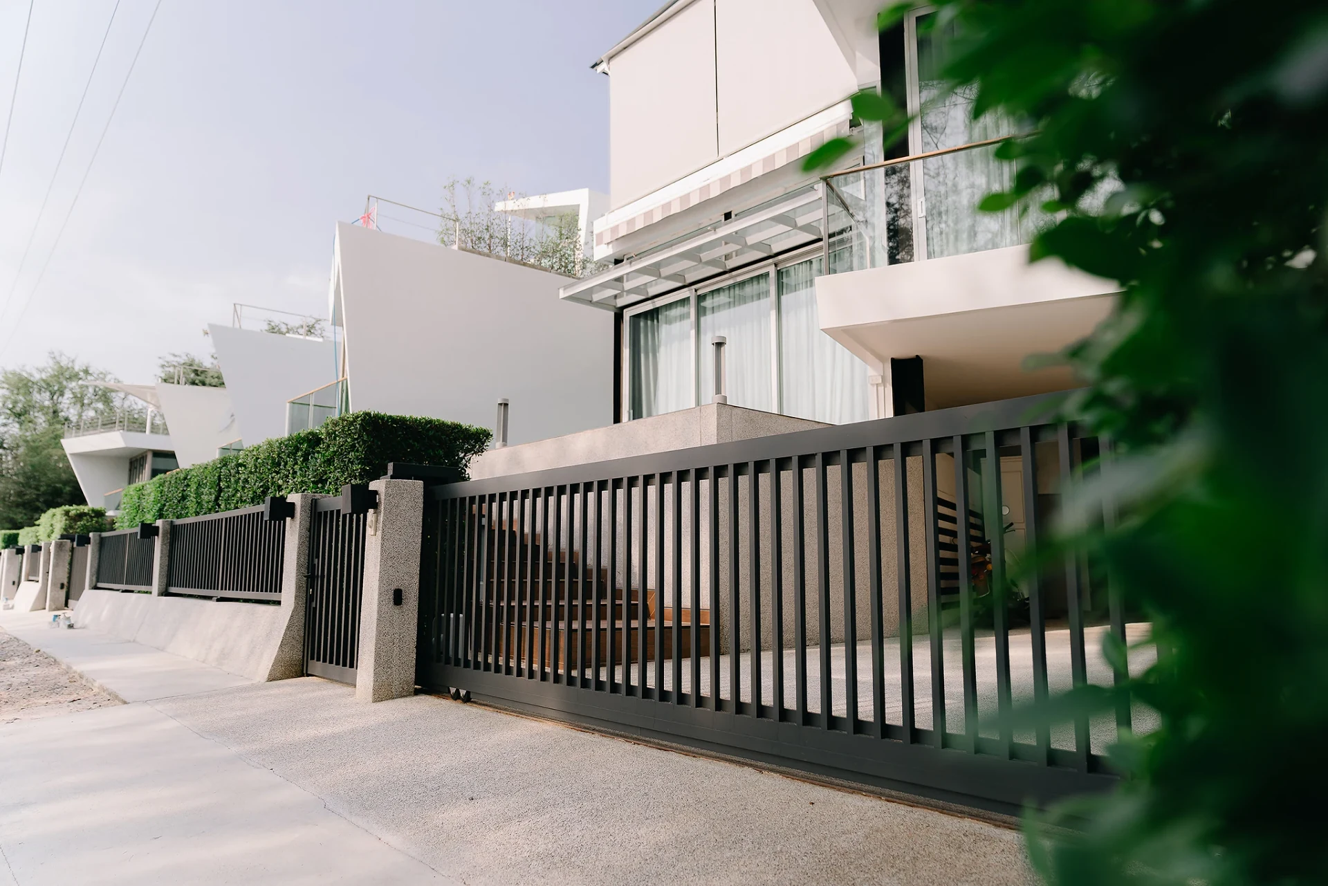 Aluminium gate example Thin — 6