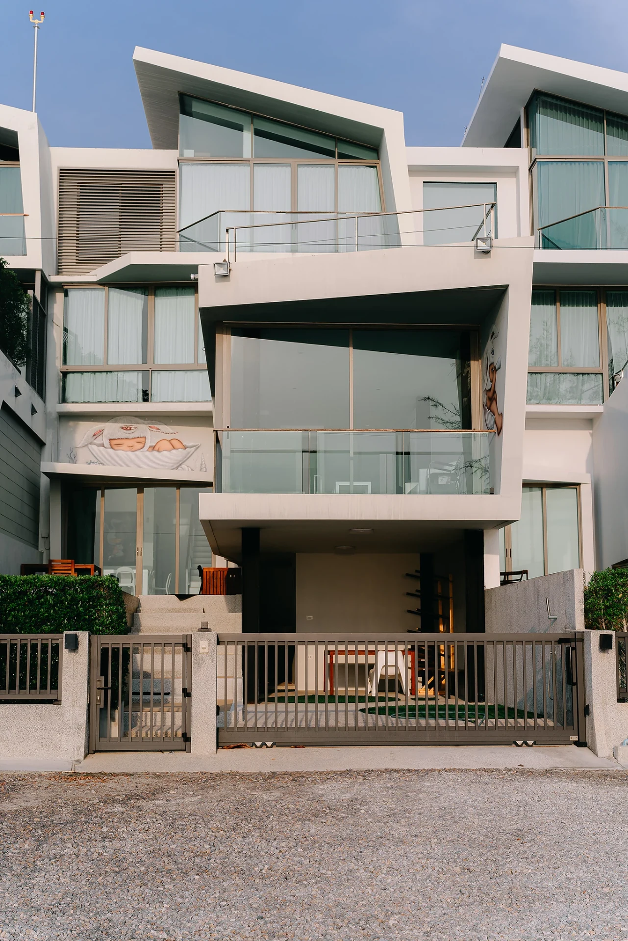 Aluminium gate example Thin — 7