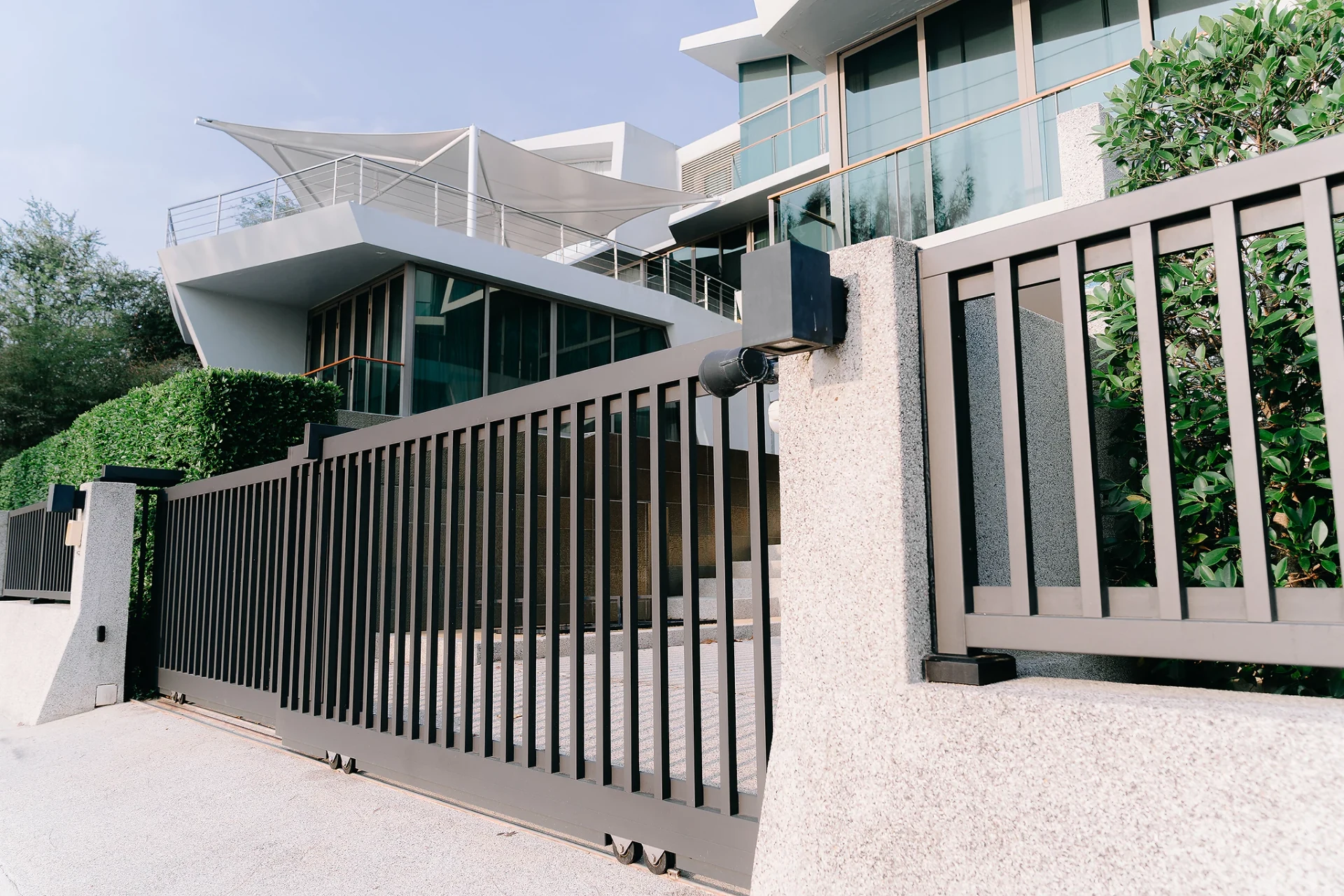 Aluminium gate example Thin — 8