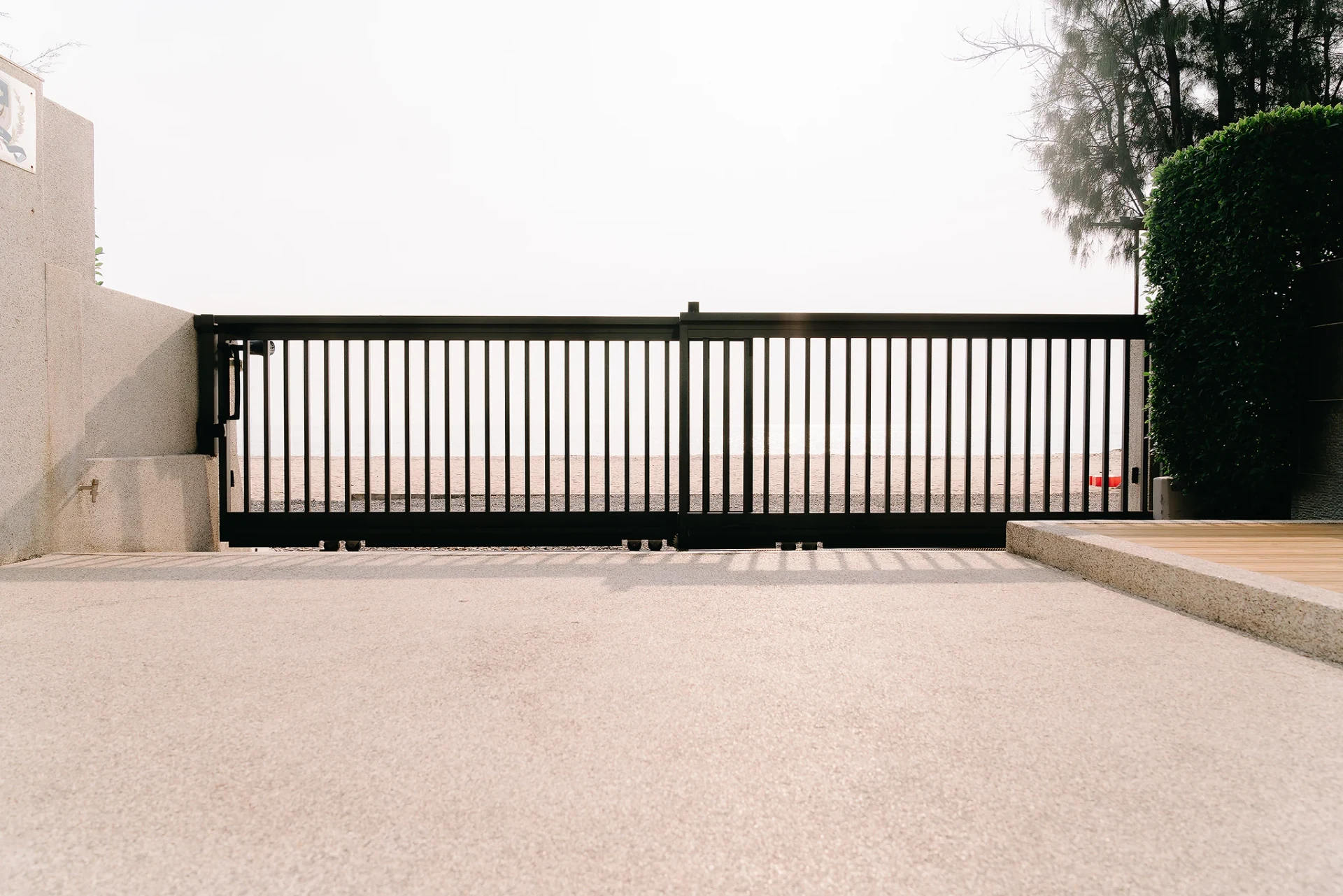 Aluminium gate example Thin — 10