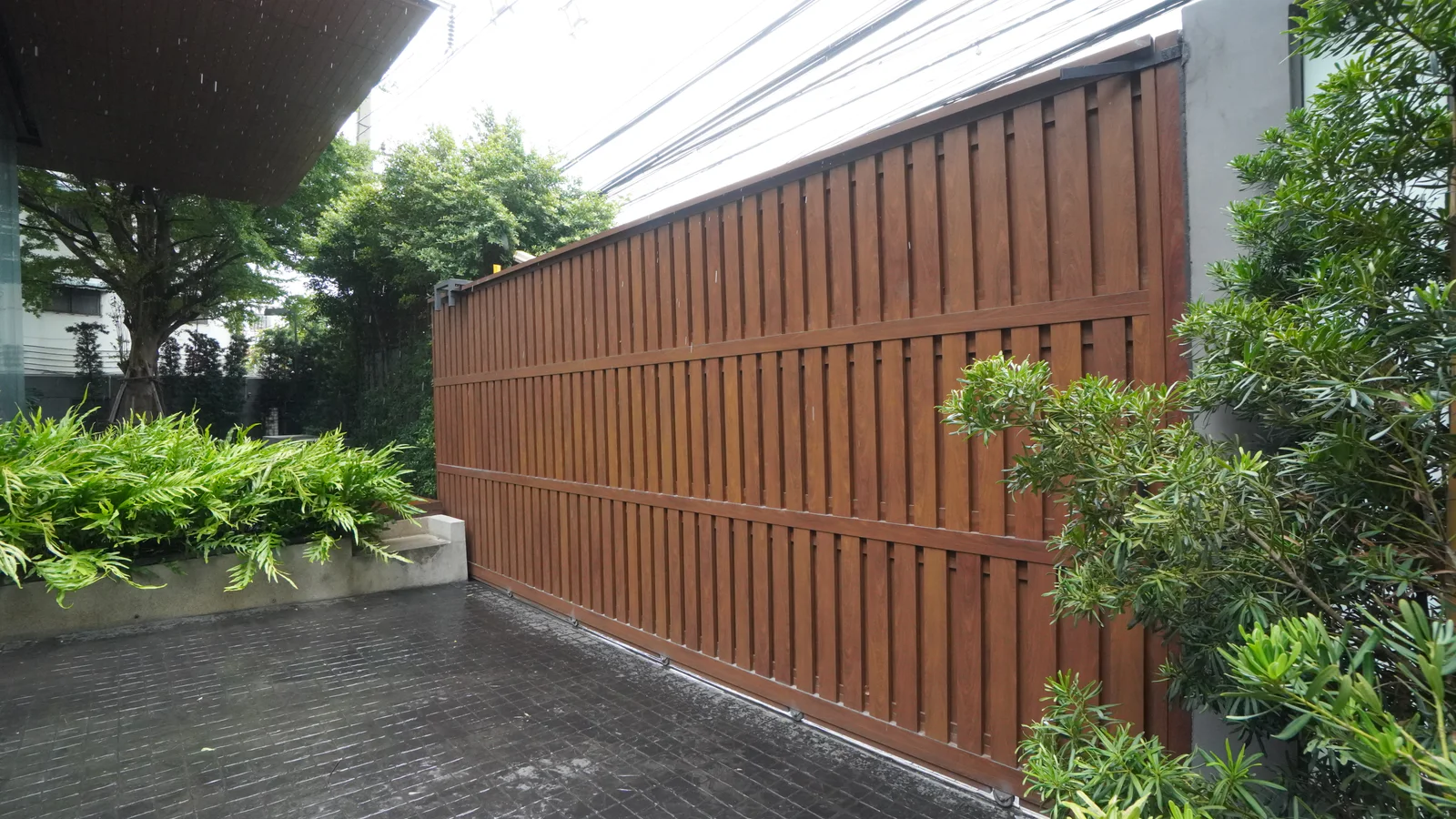 Aluminium gate example Cross Line — 5