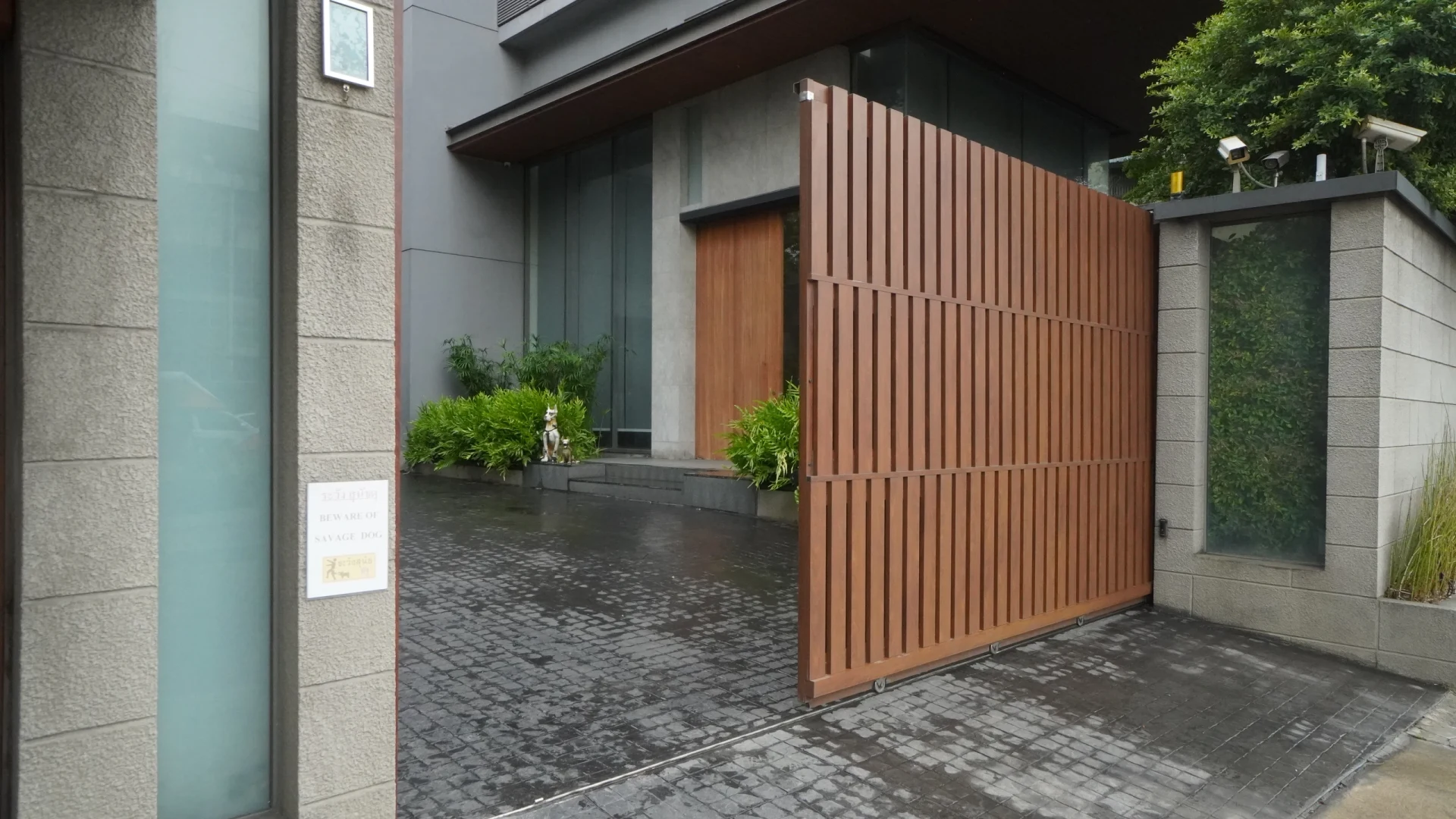 Aluminium gate example Cross Line — 6