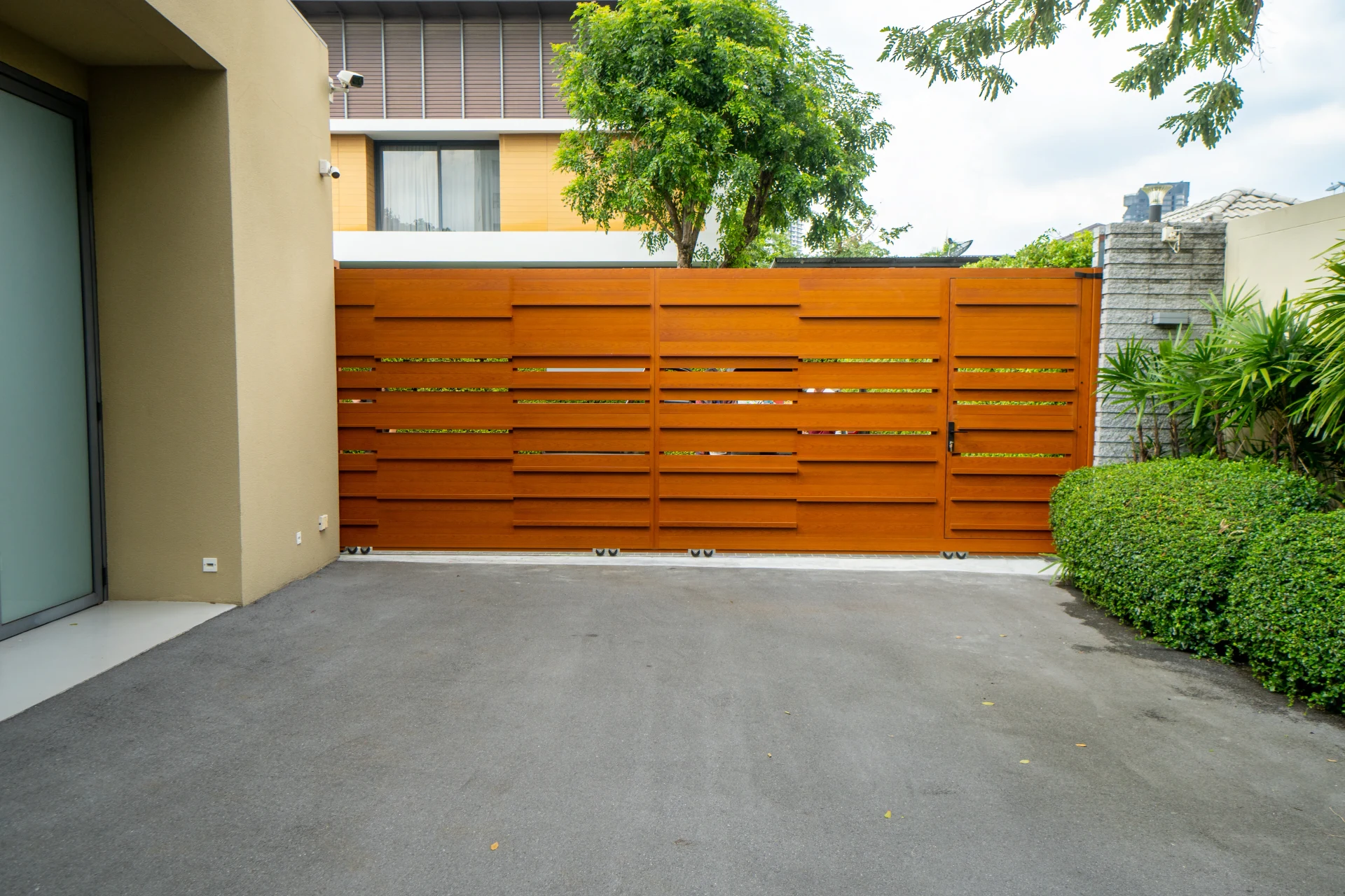 Aluminium gate example Lighting — 5