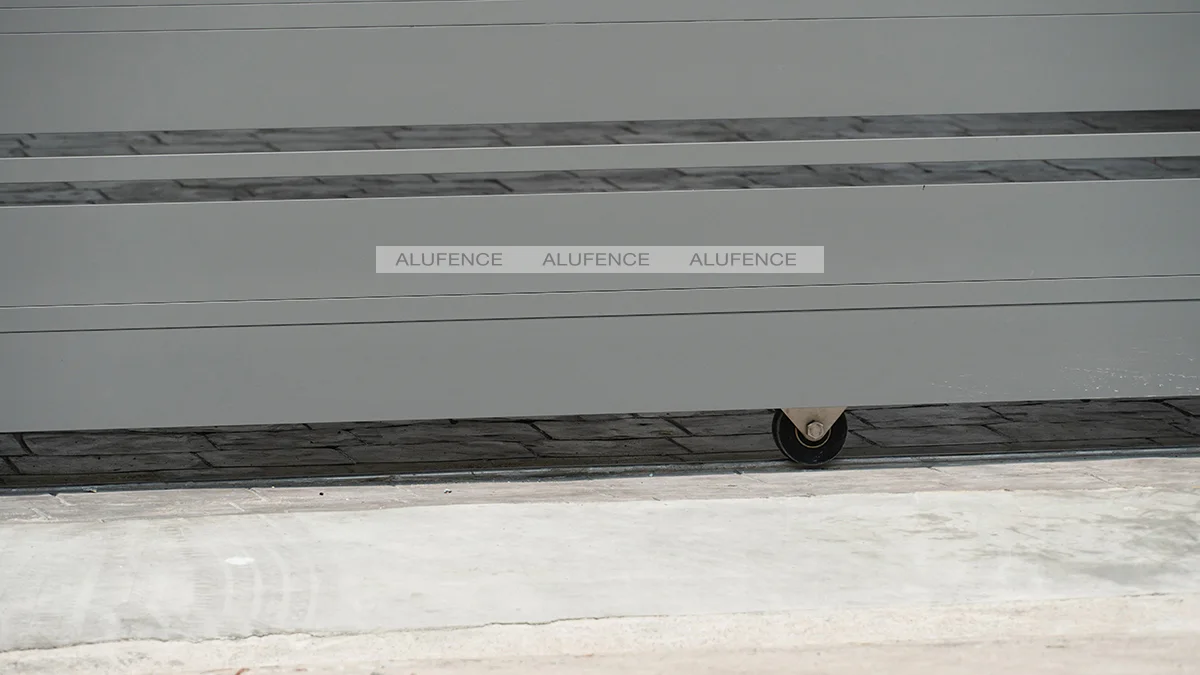 Aluminium gate example Twin — 13